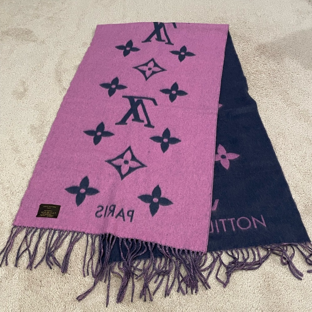 New Authentic Louis Vuitton midnight and pink Reykjavik cashmere shawl scarf - Picture 5 of 8